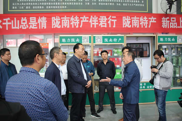 市安委辦主任、安監(jiān)局局長李永宏一行到隴運(yùn)集團(tuán)公司檢查指導(dǎo)工作