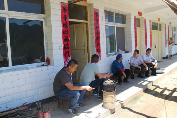 隴運集團(tuán)公司深入寧強村開展迎“七一” 幫扶主題實踐活動