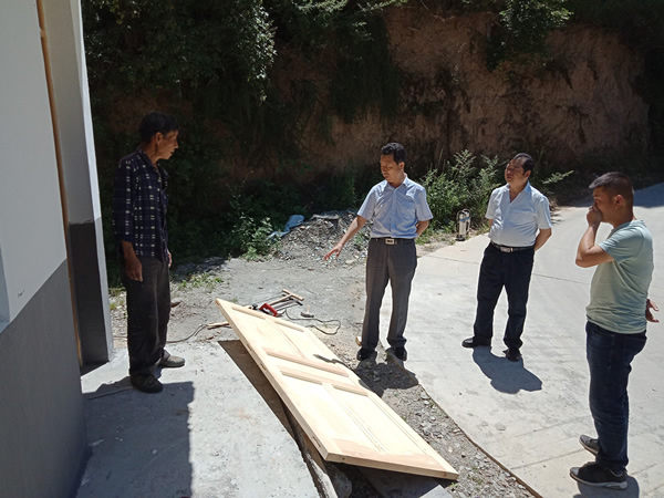 隴運集團(tuán)公司深入寧強村開展迎“七一” 幫扶主題實踐活動