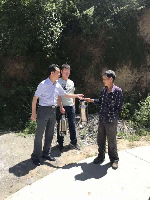 隴運集團(tuán)公司深入寧強村開展迎“七一” 幫扶主題實踐活動