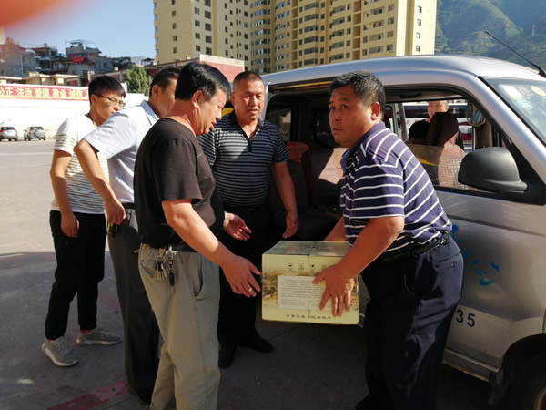 隴運集團(tuán)公司開展“夏送清涼”慰問一線職工活動