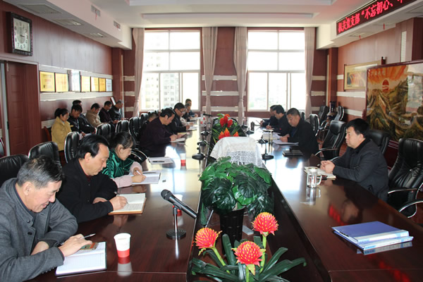 隴運(yùn)集團(tuán)公司黨委召開(kāi)“不忘初心、牢記使命”主題教育讀書(shū)班暨理論學(xué)習(xí)中心組第九次集中學(xué)習(xí)（擴(kuò)大）會(huì)議