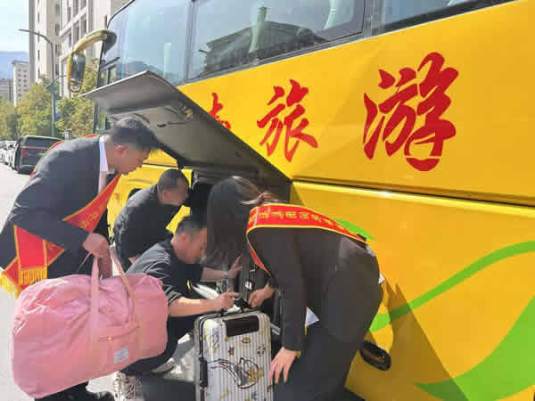 隴南市隴運集團公司組織開展“學(xué)雷鋒”志愿服務(wù)活動