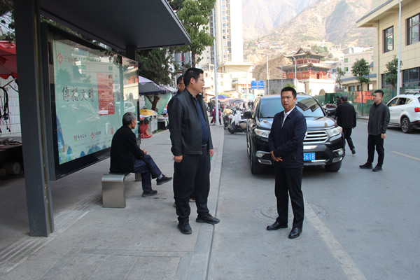 聚焦民生辦實(shí)事 優(yōu)化公交惠民生——隴運(yùn)集團(tuán)黨委書(shū)記、董事長(zhǎng)馬明喜調(diào)研新開(kāi)通公交線路